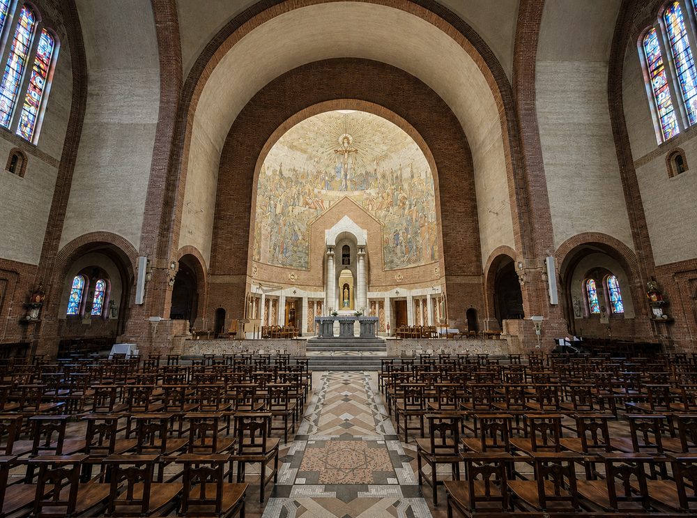 Éclairage de l'église du Sacré-Cœur à Cholet réalisé par ETS Métais
